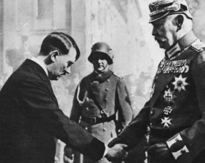 Hitler nombrado Canciller por el Presidente von Hindenburg. Enero de 1933.