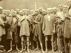 Prisioneros en Auschwitz